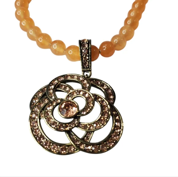 HEIDI DAUS Beautiful Jeweled Beaded Flower Necklace